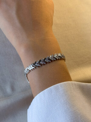 Beyaz Altın Kaplama Zirkon Taşlı V Model Çelik Bileklik (Kopya)